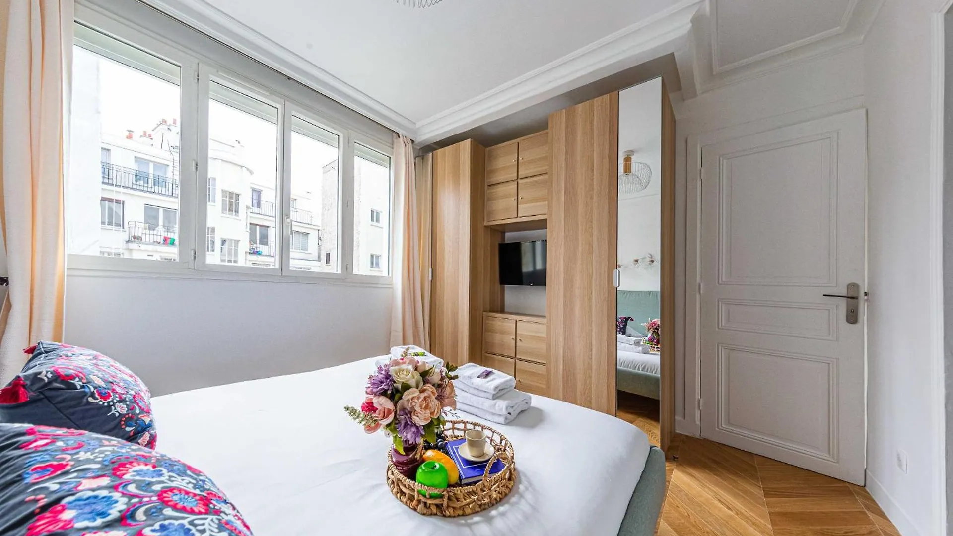 Superb Trocadero Eiffel Tower Apartment Paris 0*,  France